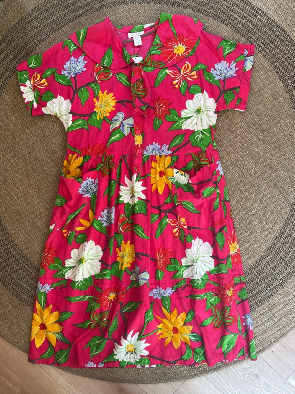 Vintage bright pink dress w/  floral print & Peter Pan collar & front pockets - Picture 5 of 9